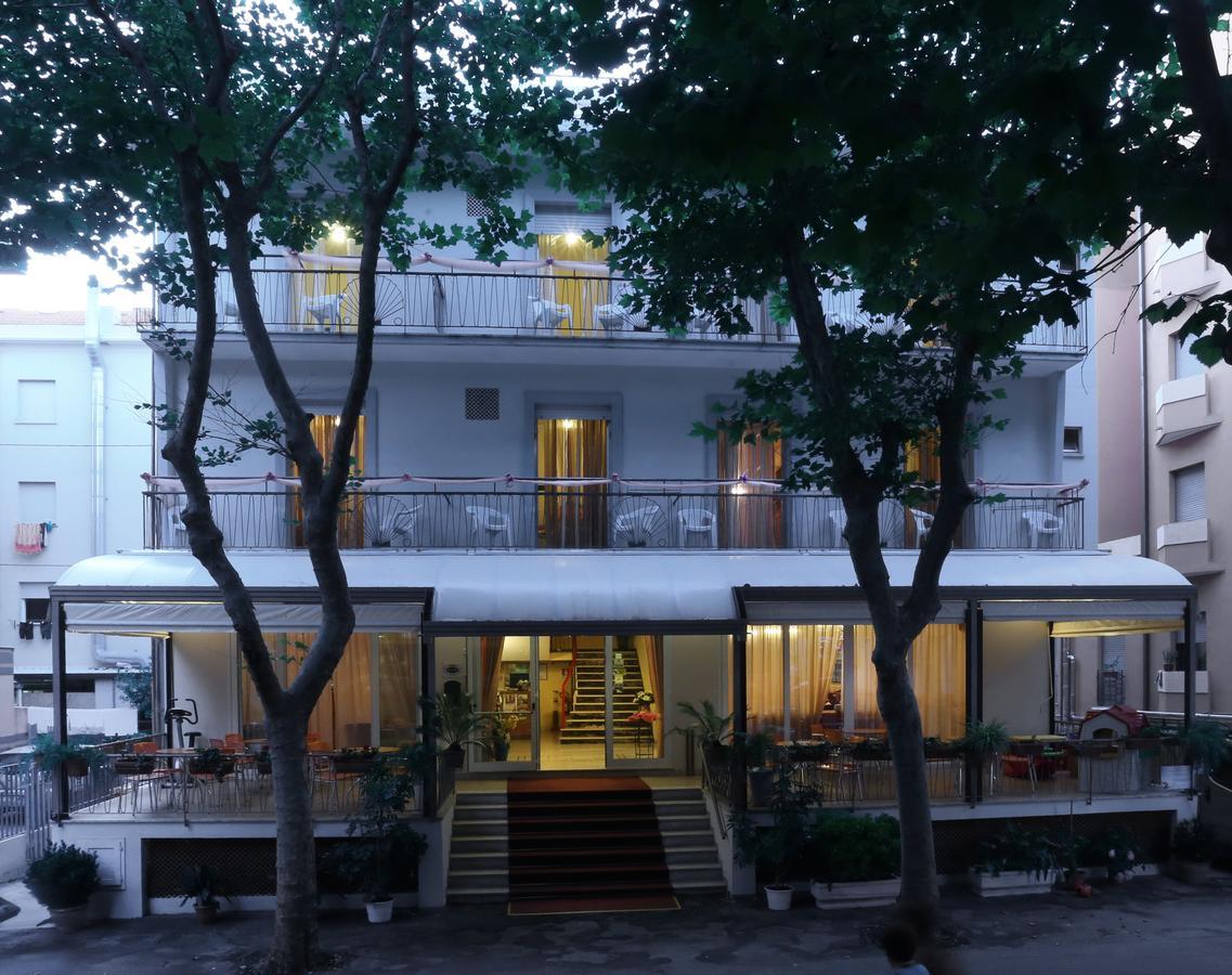 Hotel Fior Di Loto - Rimini Exteriér fotografie